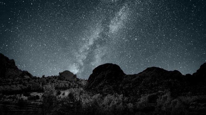 央视罕见公布东风-5 洲际导弹参数，最大射程 12000 公里，怎样解读？此时公布有哪些意义？